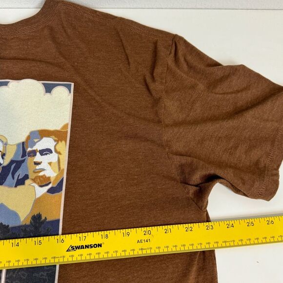 Mount Rushmore Brown Graphic T-shirt XL - Picture 4 of 6